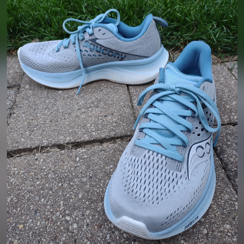 Saucony Women's Ride 17 Running Shoes Cloud/Breeze Size 8.5 Worn Once EUC!